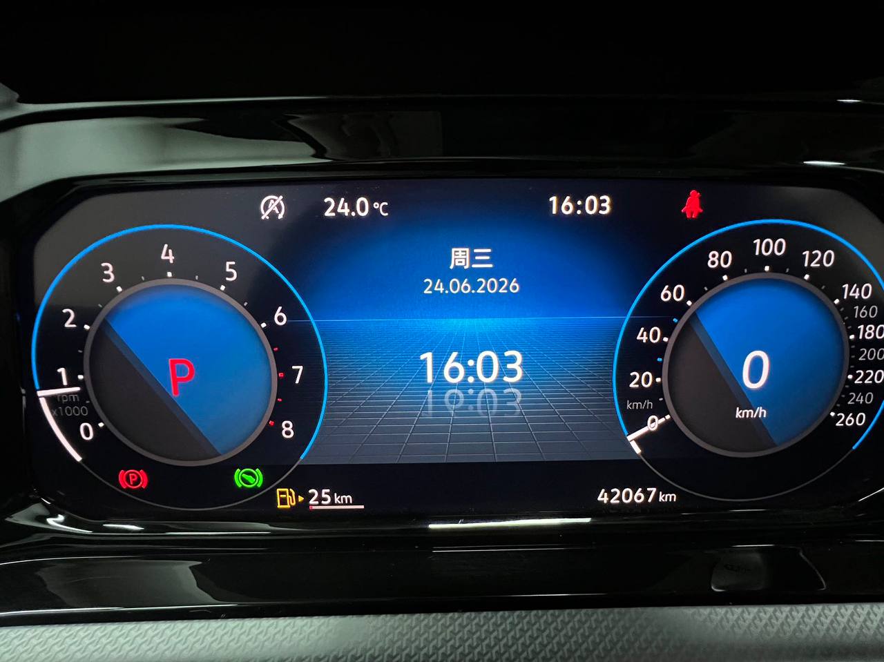 Volkswagen Golf elegant 2022/07, фото 2