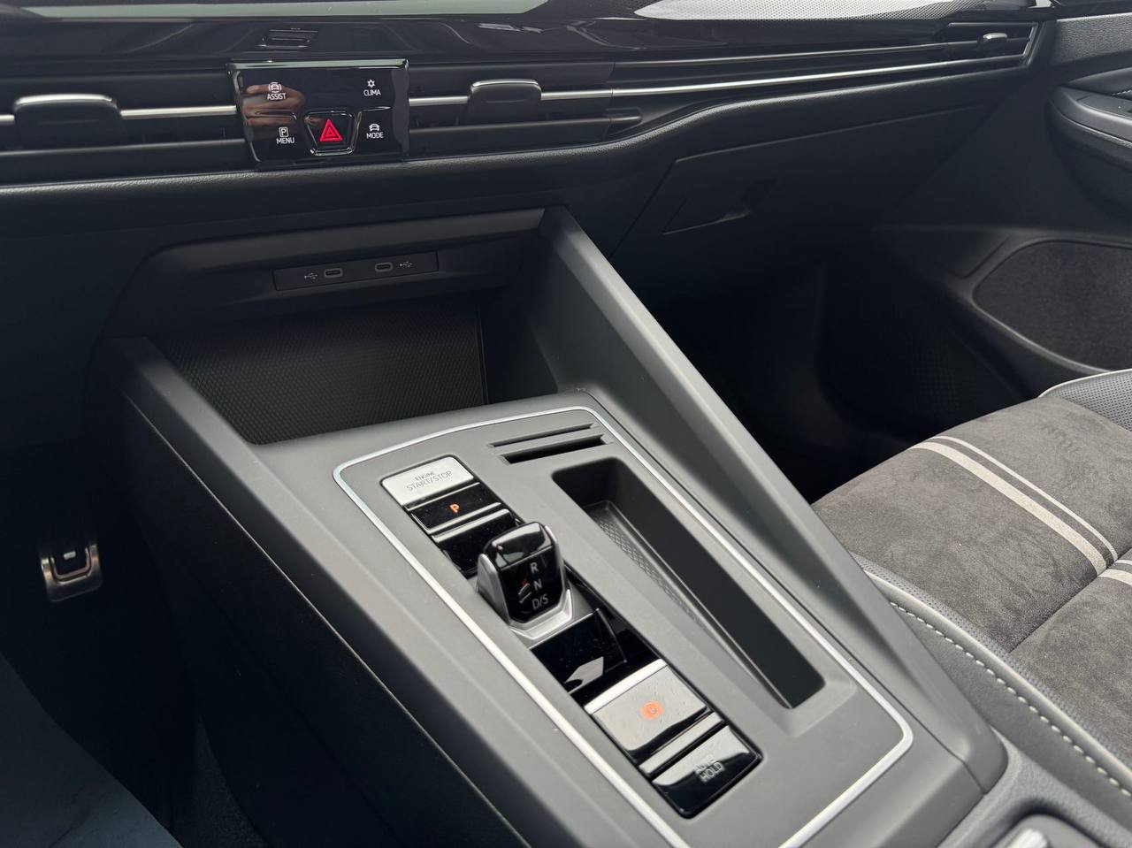 Volkswagen Golf elegant 2022/11, фото 4